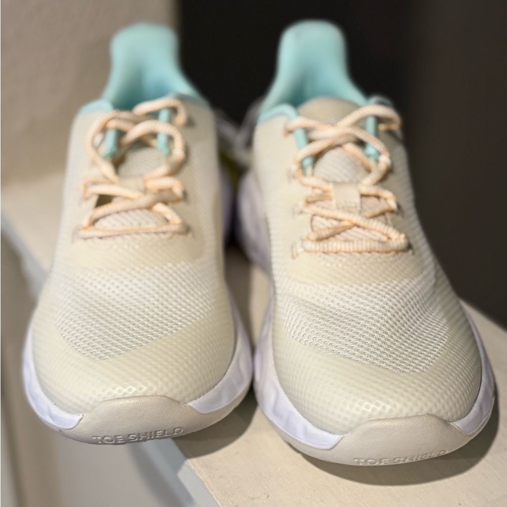 All In Motion Camren Performance Sneakers Big Girl Size 6 – New With Tags - Picture 3 of 6
